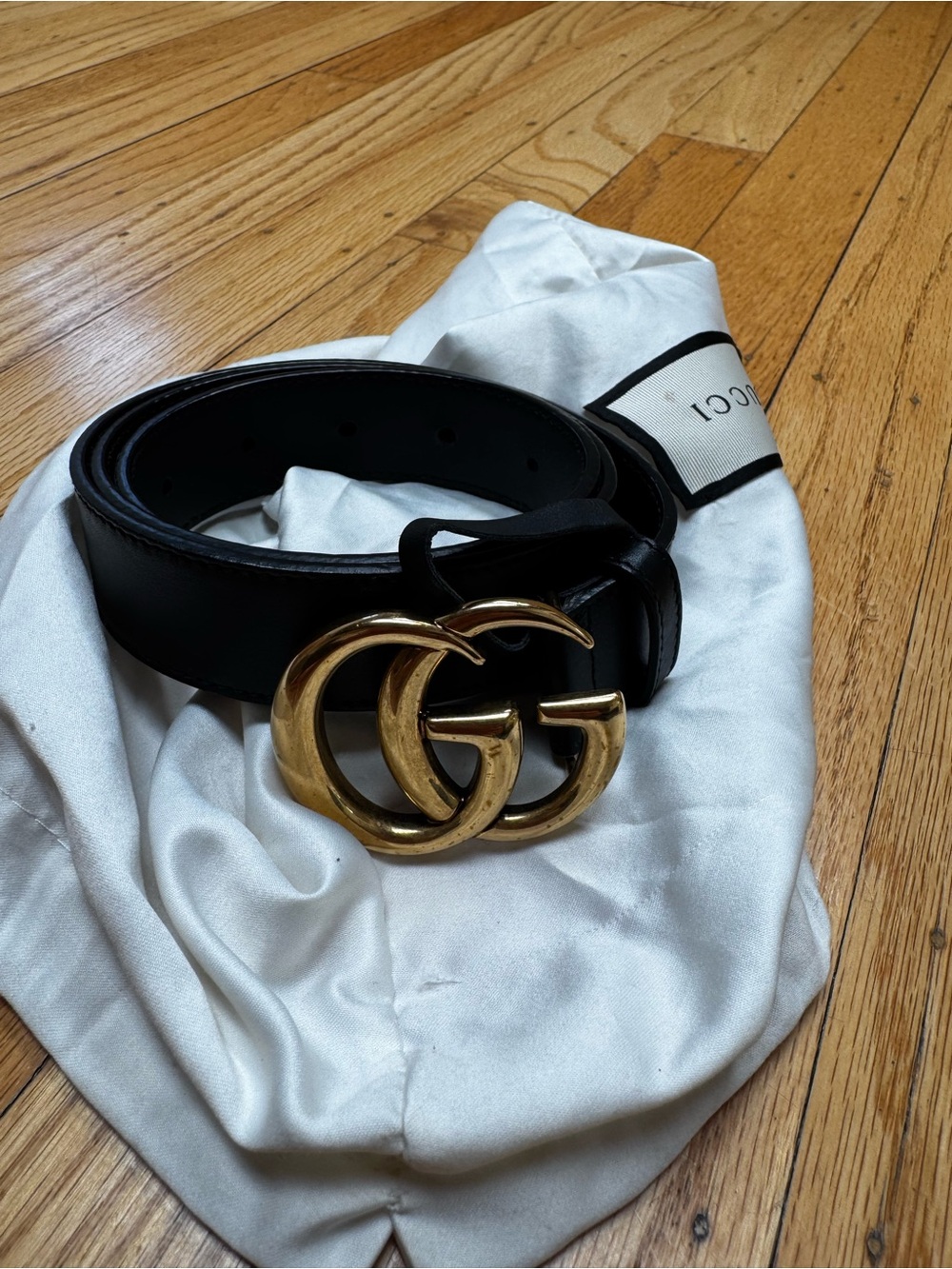 Gucci Black Leather Belt with Gold Double G Interlocking Buckle - Picture 3 of 3